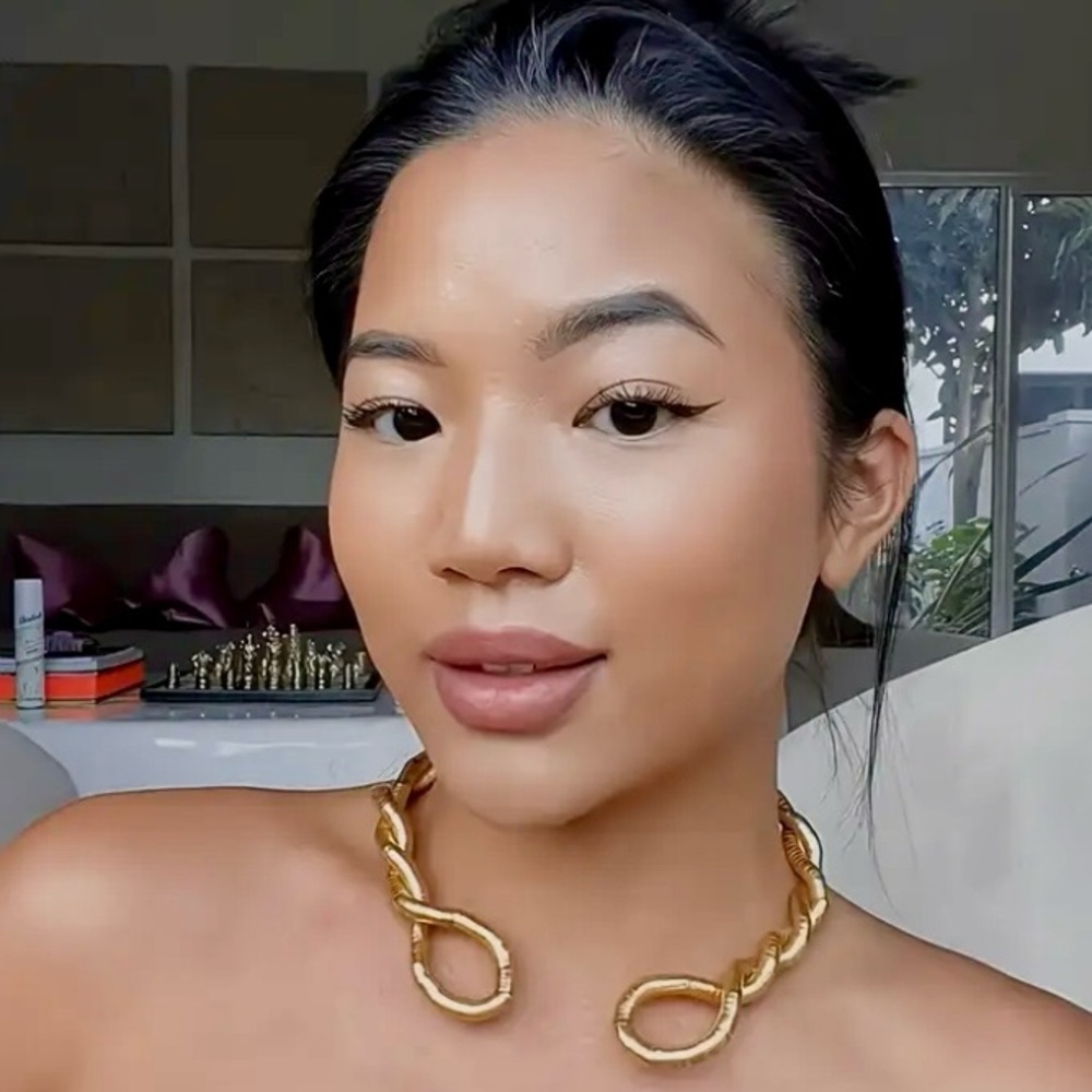 MOLDABLE FLEXIBLE NECKLACE